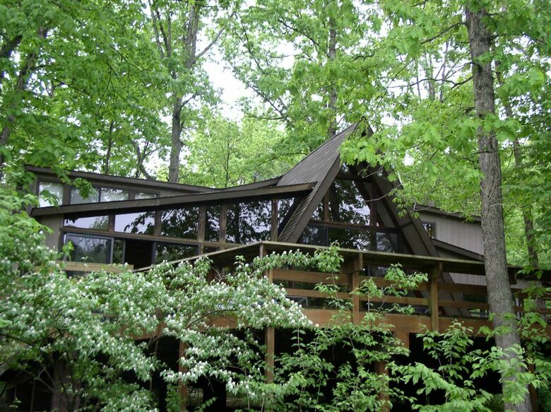 Lakefront Midwest Chalet - Innsbrook, Missouri