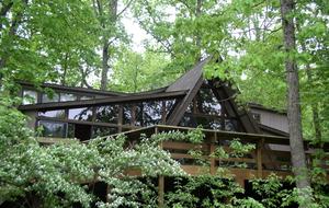 Lakefront Midwest Chalet - Innsbrook, Missouri