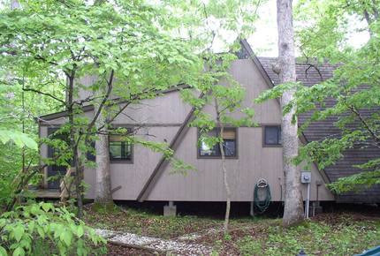 Lakefront Midwest Chalet - Innsbrook, Missouri