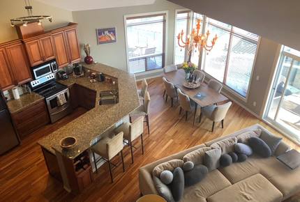 Kelowna Luxury Penthouse - Kelowna, Canada