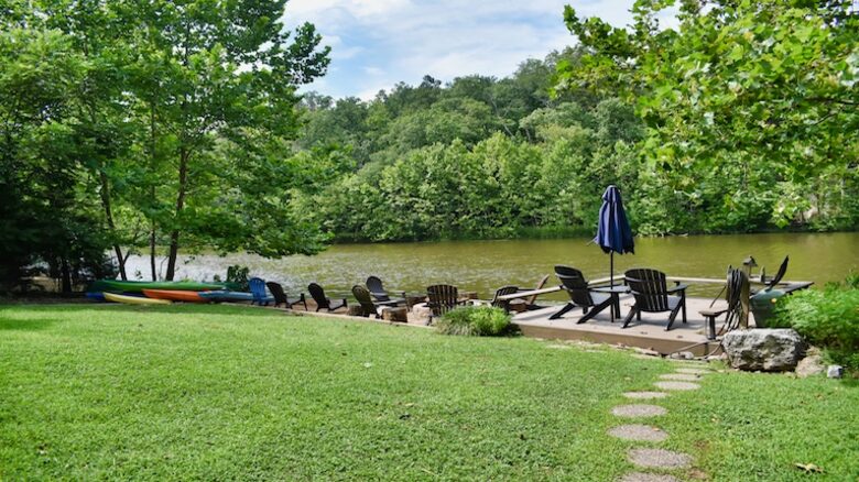 Lakefront Midwest Chalet - Innsbrook, Missouri