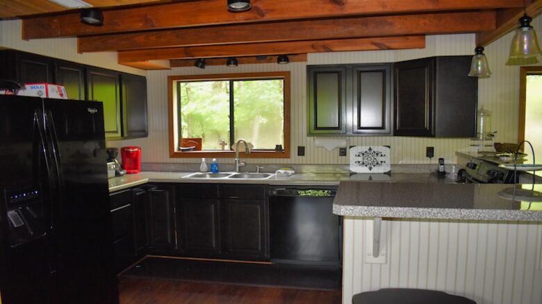 Lakefront Midwest Chalet - Innsbrook, Missouri