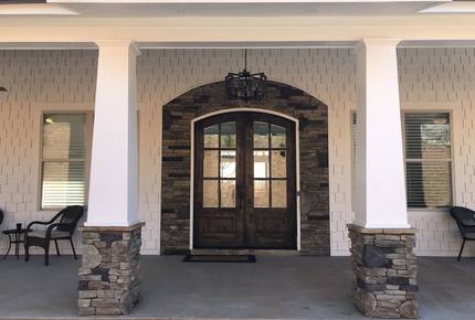 White Oaks Lodge - Dahlonega, Georgia