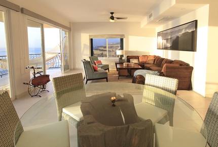 Surfer's Paradise - San Jose del Cabo, Mexico