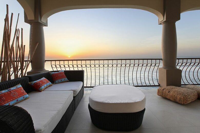 Surfer's Paradise - San Jose del Cabo, Mexico