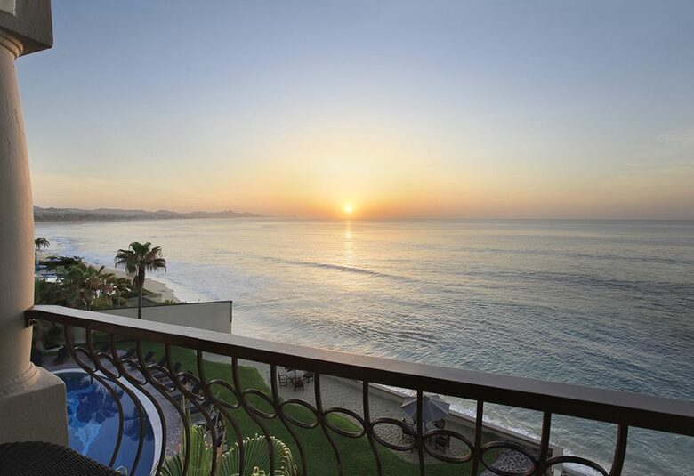 Surfer's Paradise - San Jose del Cabo, Mexico