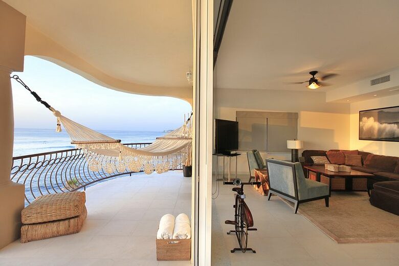 Surfer's Paradise - San Jose del Cabo, Mexico