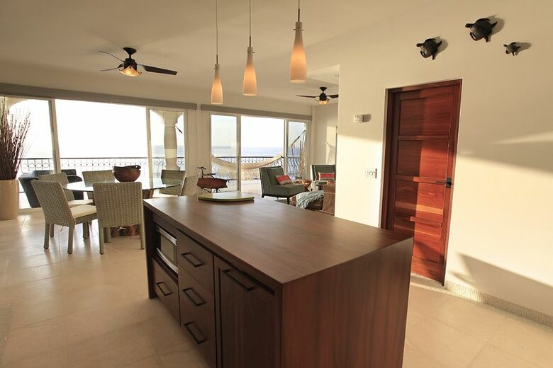 Surfer's Paradise - San Jose del Cabo, Mexico