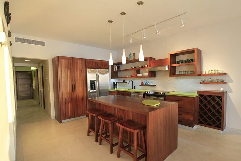 Surfer's Paradise - San Jose del Cabo, Mexico