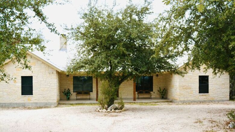 Frio River House in Texas Hill Country - Concan, Texas