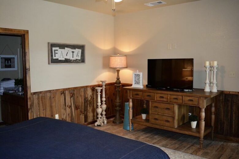 Frio River House in Texas Hill Country - Concan, Texas