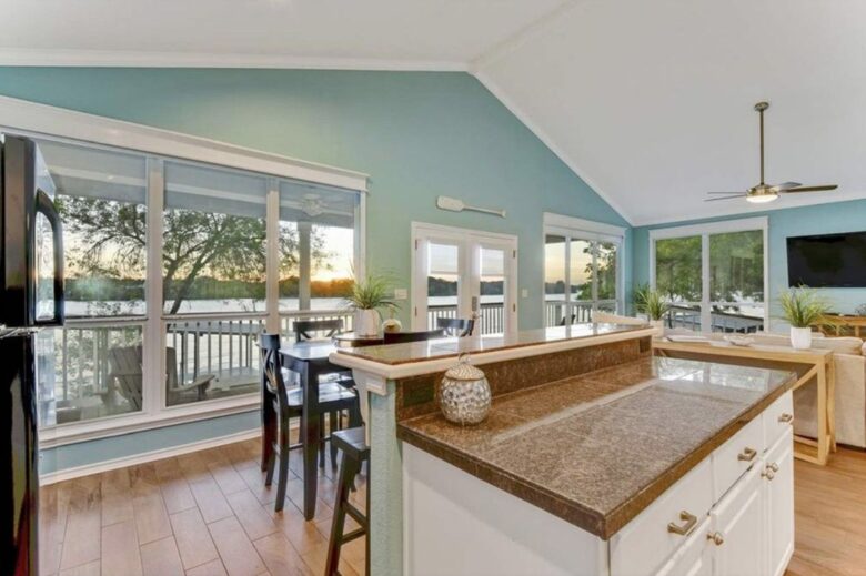 Perfect Lakehouse Getaway on Lake LBJ - Horseshoe Bay/Kingsland - Kingsland, Texas