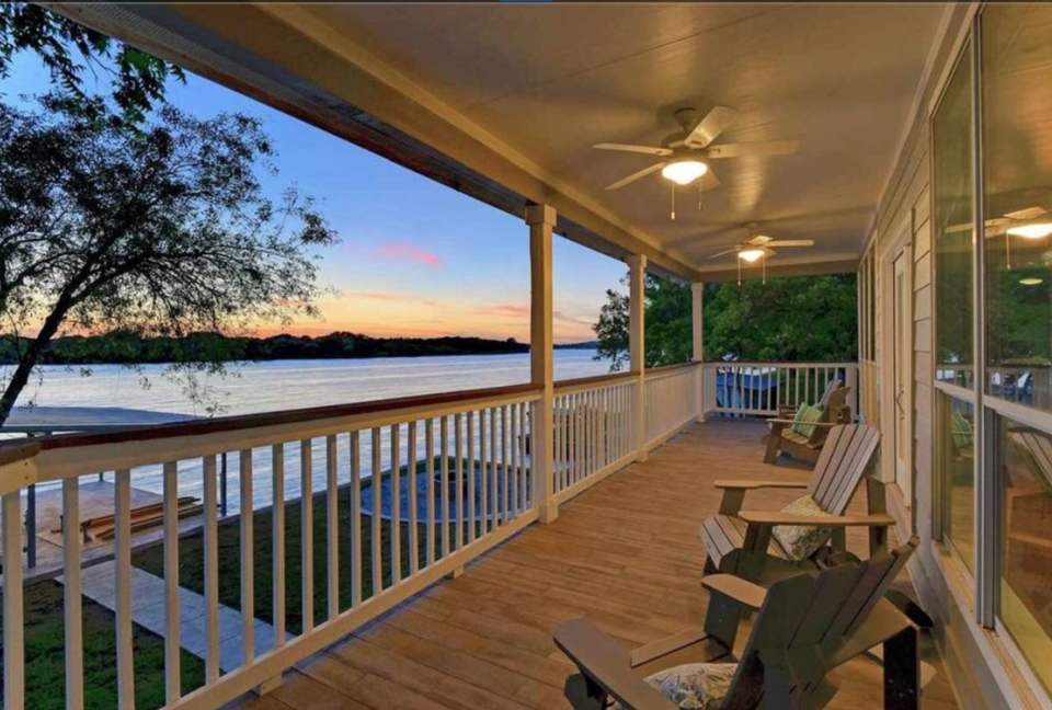 Perfect Lakehouse Getaway on Lake LBJ - Horseshoe Bay/Kingsland - Kingsland, Texas