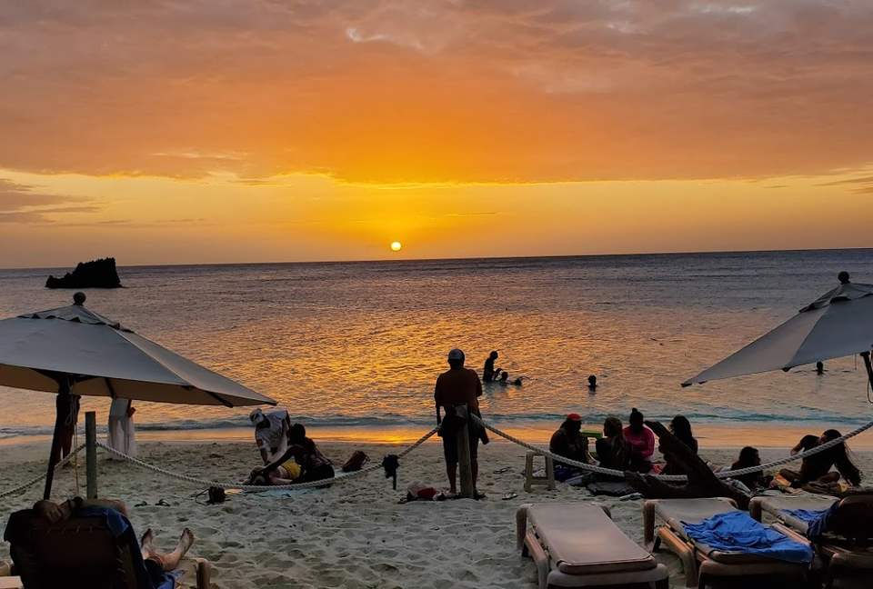 Western Caribbean, Roatan West Bay Beach 2 Bedroom Residence - West Bay Beach, Honduras