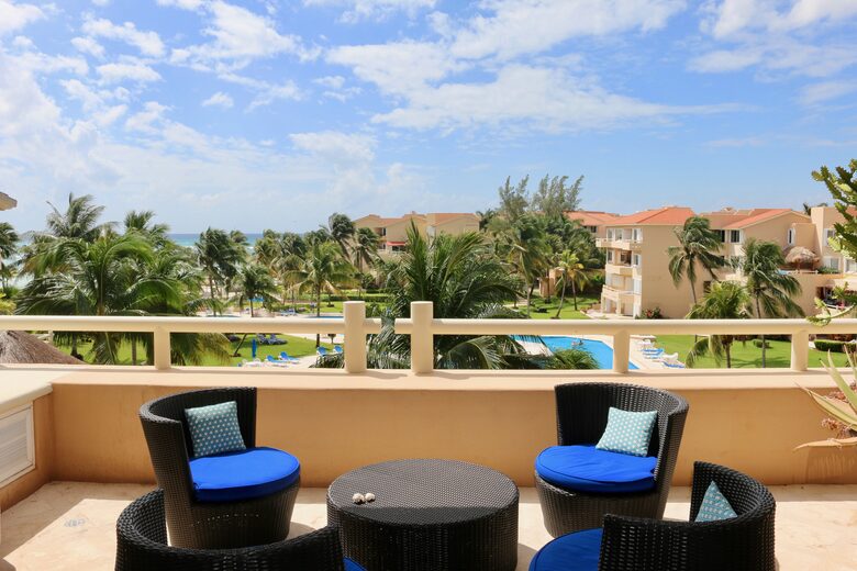 Ocean Front Penthouse - Puerto Aventuras, Mexico