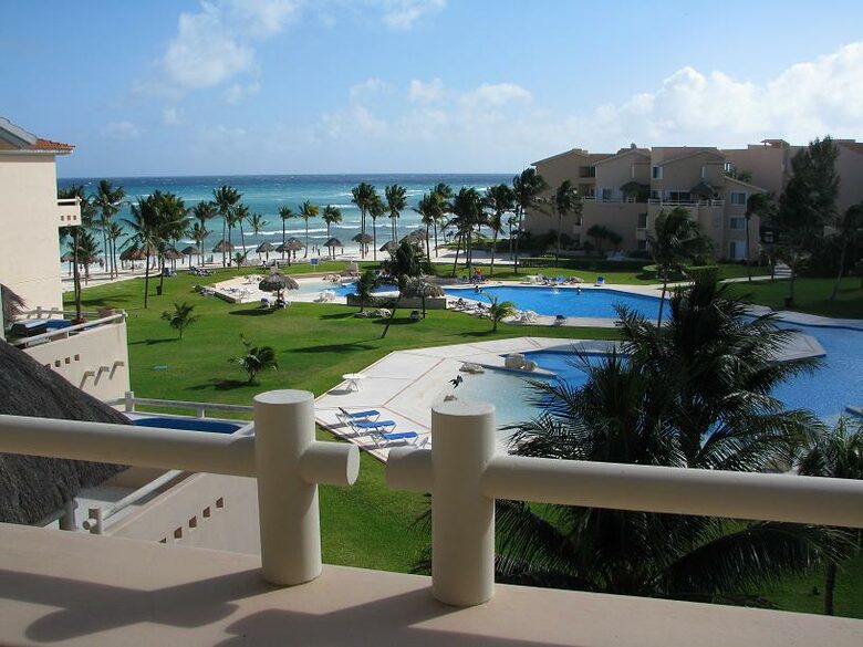 Ocean Front Penthouse - Puerto Aventuras, Mexico