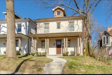 Luxury 12 South Nashville Cottage - Nashville, Tennessee