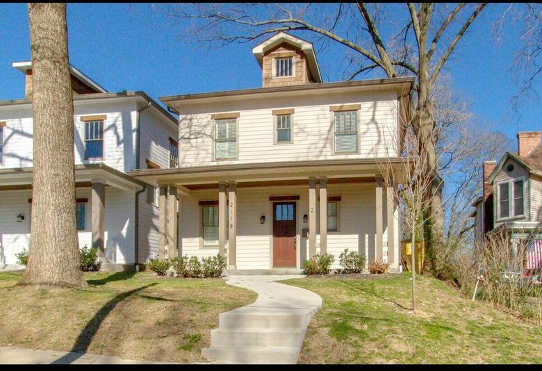 Luxury 12 South Nashville Cottage - Nashville, Tennessee