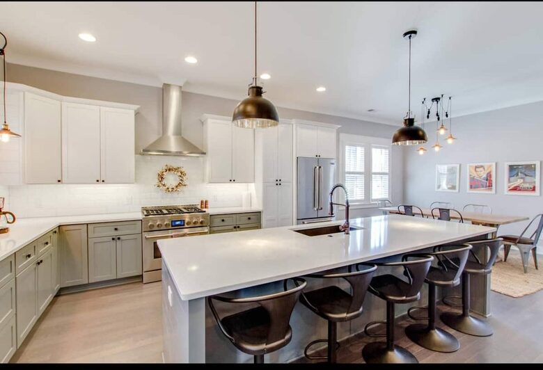 Luxury 12 South Nashville Cottage - Nashville, Tennessee