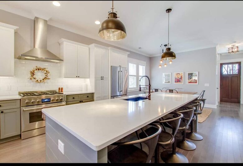 Luxury 12 South Nashville Cottage - Nashville, Tennessee