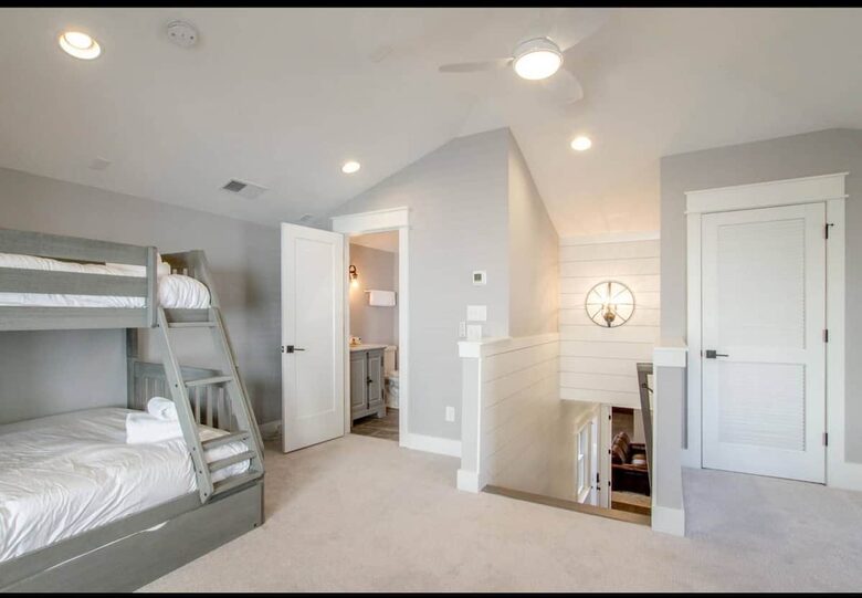 Luxury 12 South Nashville Cottage - Nashville, Tennessee