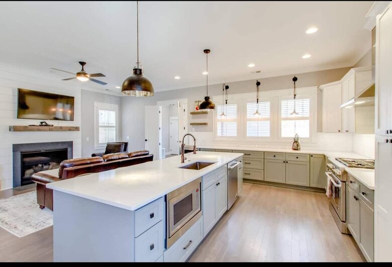 Luxury 12 South Nashville Cottage - Nashville, Tennessee