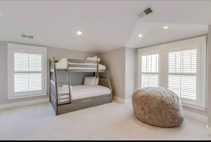 Luxury 12 South Nashville Cottage - Nashville, Tennessee