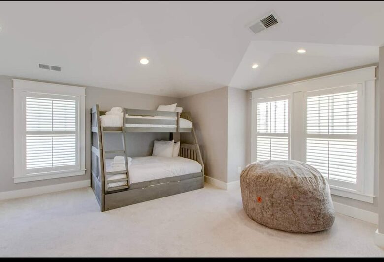 Luxury 12 South Nashville Cottage - Nashville, Tennessee