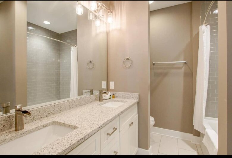 Luxury 12 South Nashville Cottage - Nashville, Tennessee