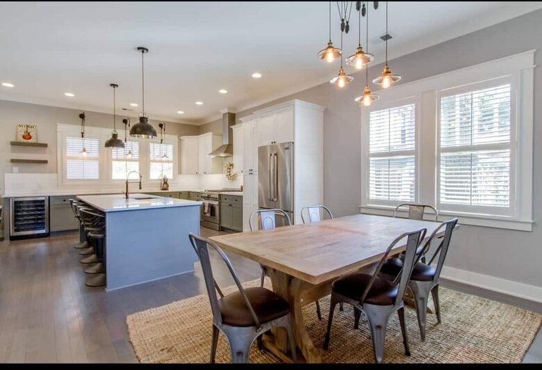 Luxury 12 South Nashville Cottage - Nashville, Tennessee