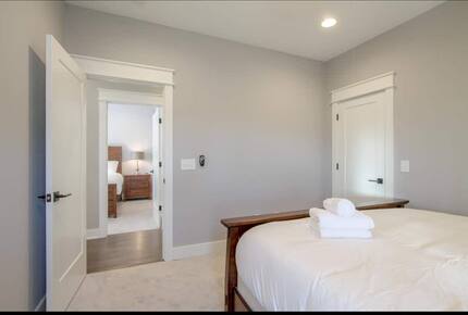 Luxury 12 South Nashville Cottage - Nashville, Tennessee