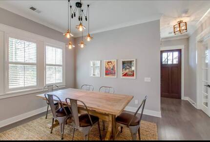 Luxury 12 South Nashville Cottage - Nashville, Tennessee