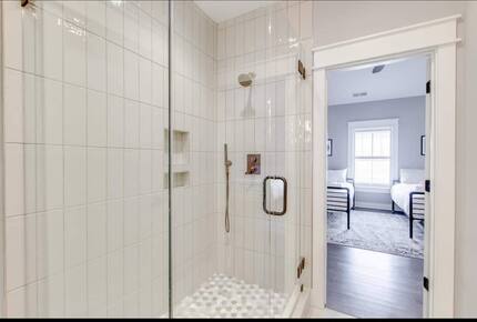 Luxury 12 South Nashville Cottage - Nashville, Tennessee