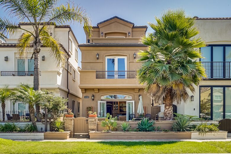 Huntington Beach Retreat - Huntington Beach, California