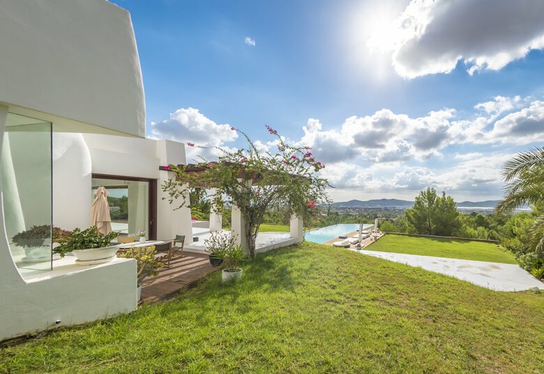 Blue Star (R) - Ibiza, Spain