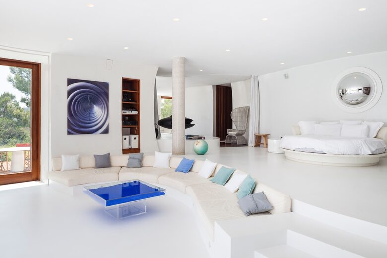 Blue Star (R) - Ibiza, Spain