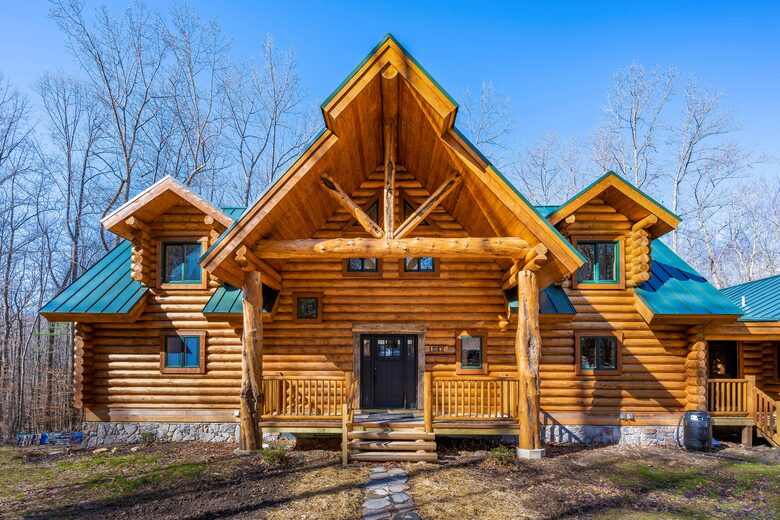 Custom Eco Solar Luxury Log Home at Sugarloaf Mountain - Dickerson, Maryland