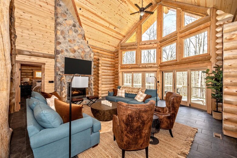 Custom Eco Solar Luxury Log Home at Sugarloaf Mountain - Dickerson, Maryland