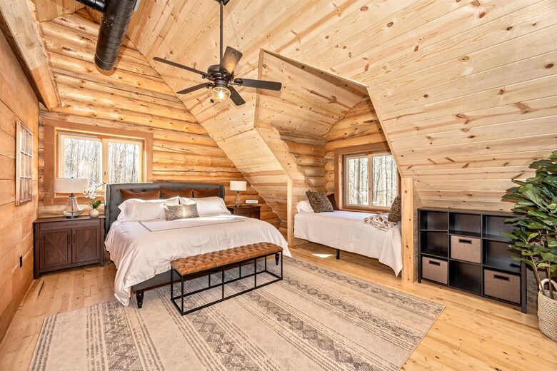 Custom Eco Solar Luxury Log Home at Sugarloaf Mountain - Dickerson, Maryland