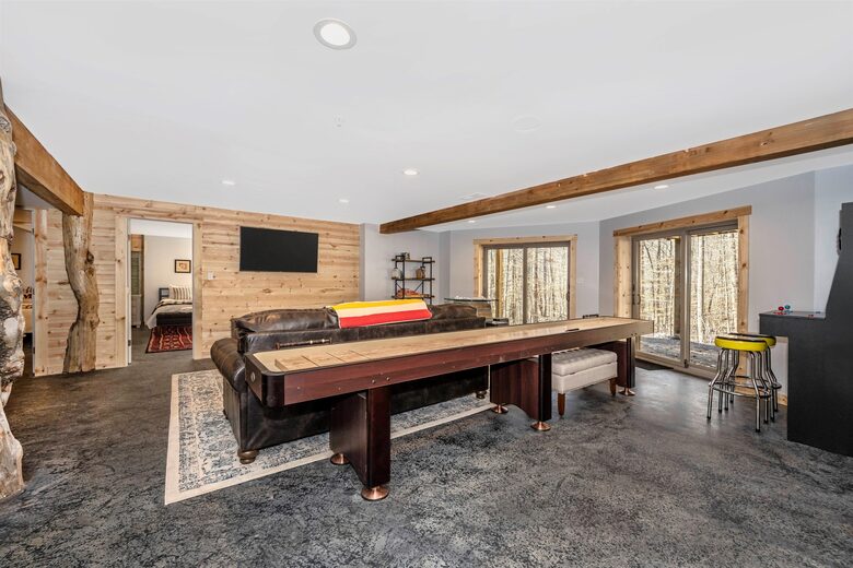 Custom Eco Solar Luxury Log Home at Sugarloaf Mountain - Dickerson, Maryland