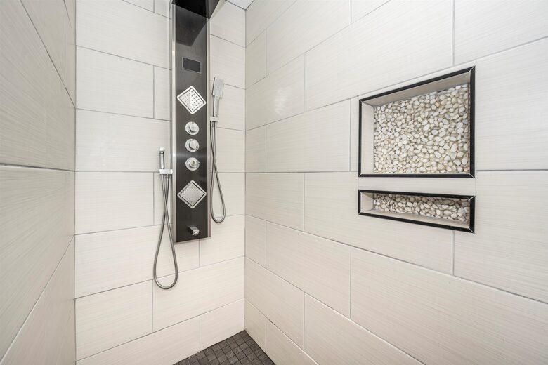 Custom Eco Solar Luxury Log Home at Sugarloaf Mountain - Dickerson, Maryland