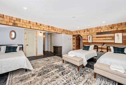 Custom Eco Solar Luxury Log Home at Sugarloaf Mountain - Dickerson, Maryland