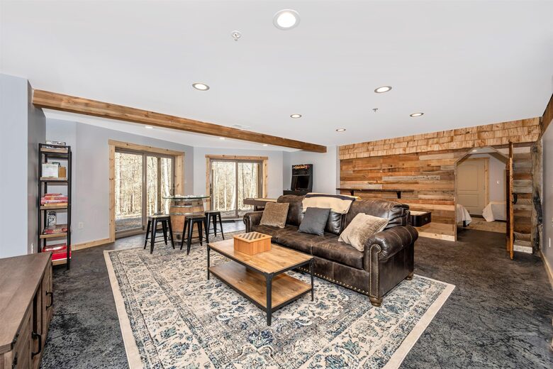 Custom Eco Solar Luxury Log Home at Sugarloaf Mountain - Dickerson, Maryland