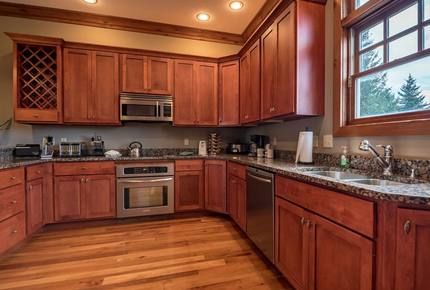 Snowshoe Luxe Townhome - Ski/In, Ski/Out - Snowshoe, West Virginia