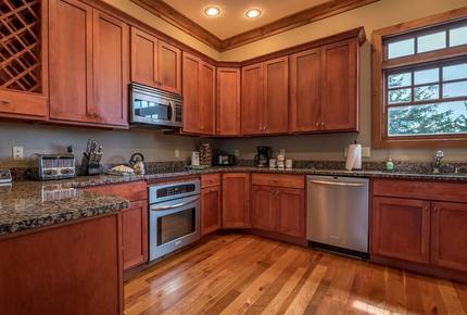Snowshoe Luxe Townhome - Ski/In, Ski/Out - Snowshoe, West Virginia