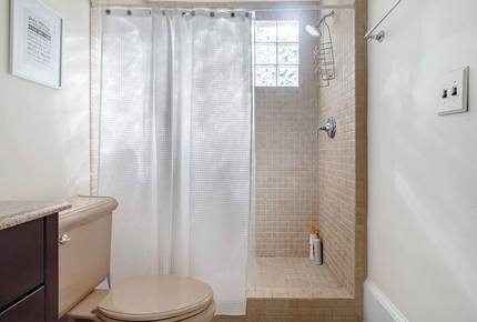 Luxe Midtown Historic Craftsman - Atlanta, Georgia