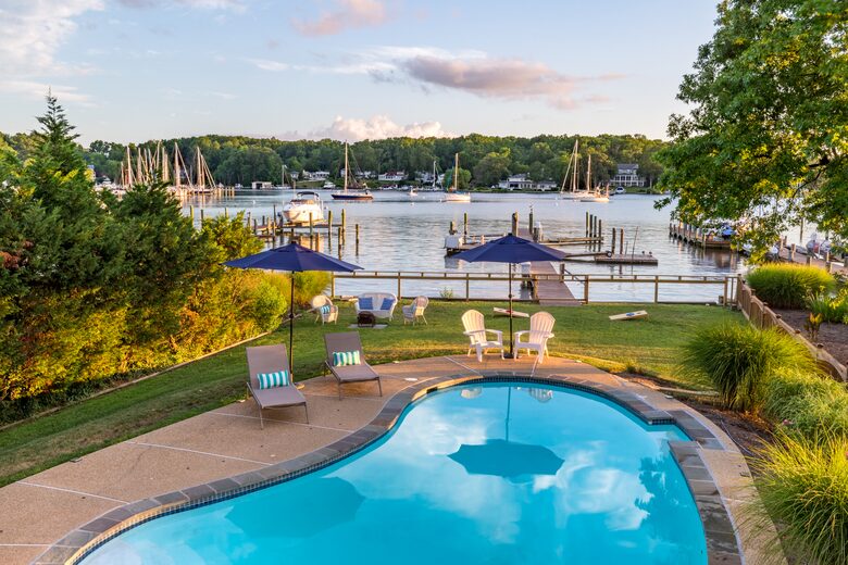 Annapolis Cove Lake Ogleton Charmer - Annapolis, Maryland