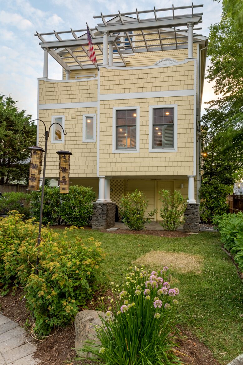 Annapolis Cove Lake Ogleton Charmer - Annapolis, Maryland