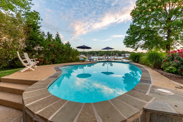 Annapolis Cove Lake Ogleton Charmer - Annapolis, Maryland