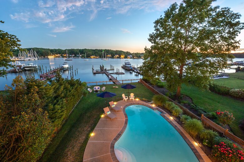 Annapolis Cove Lake Ogleton Charmer - Annapolis, Maryland